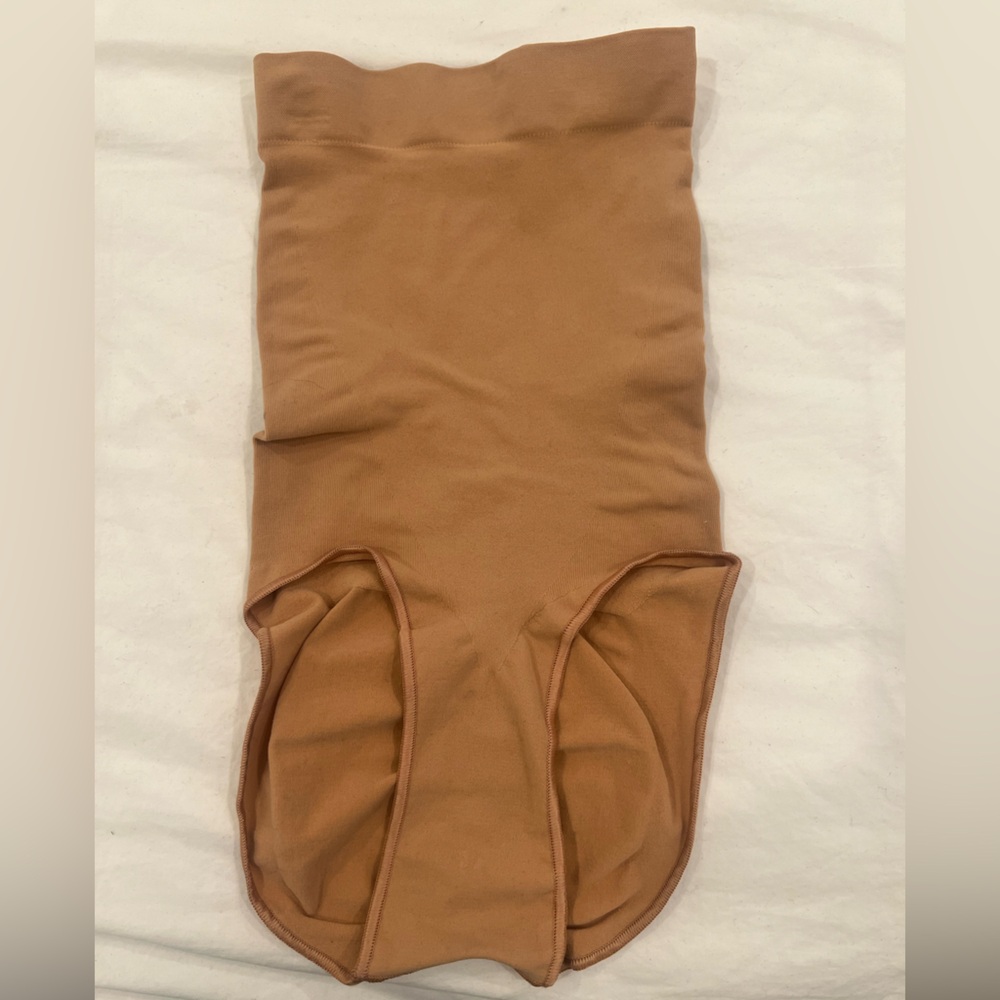 SKIMS high waisted brief